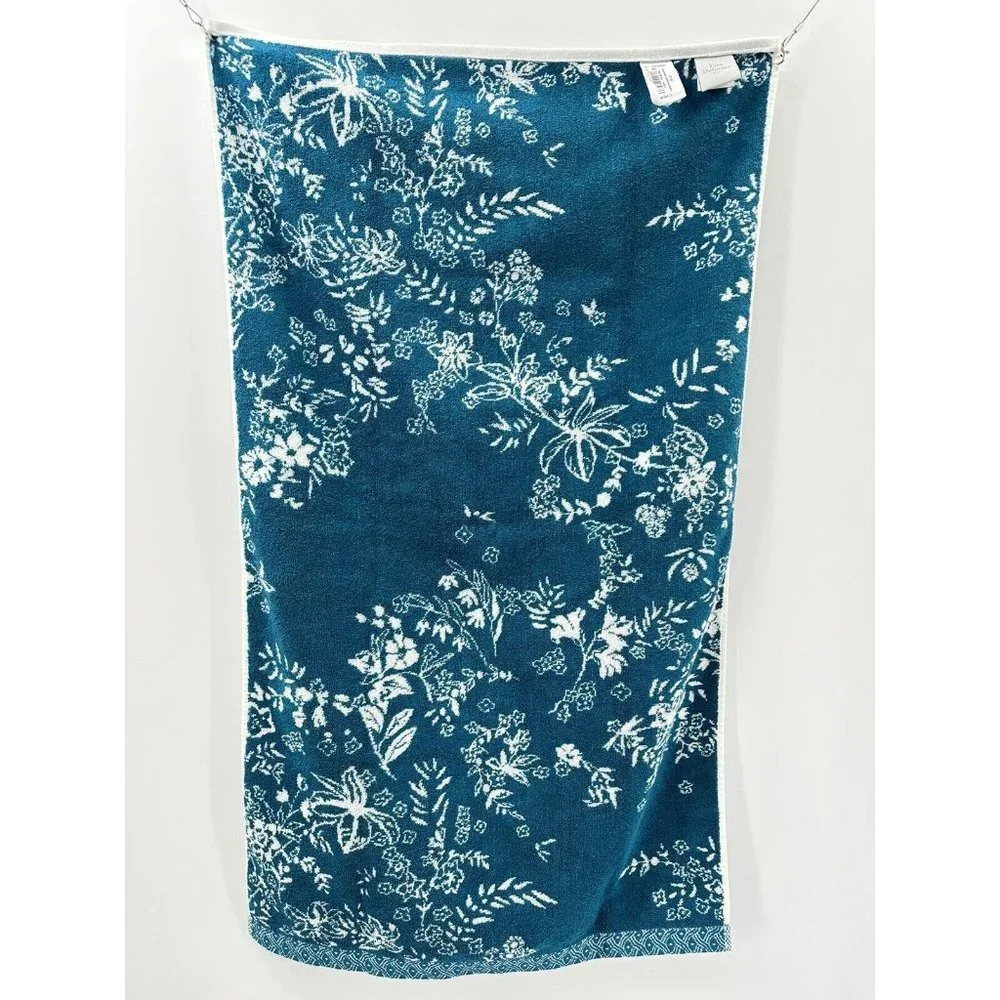 Yves Delorme Paris “Sylve” Handtowel 22”x39” NWOT (X-1)